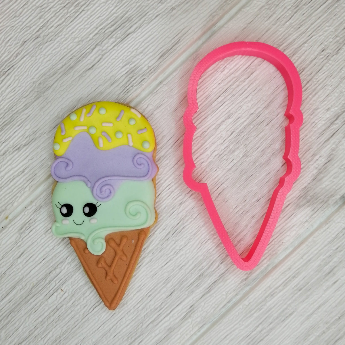 Double Scoop Ice Cream Cutter Iced